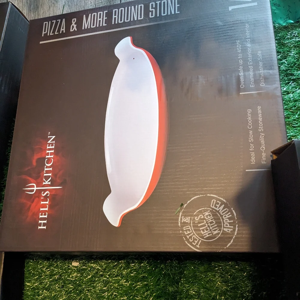 Unopened Hell's Kitchen Set - Picture 6 of 6